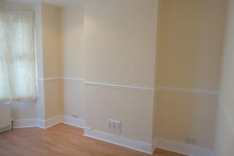 3 bedroom end of terrace house to rent, 3 Bedroom End of Terraced House - Ridgmount Street, BEDFORD