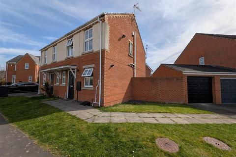 2 bedroom semi-detached house to rent, Moorfield Close, Darlington