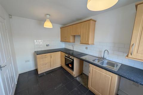 2 bedroom semi-detached house to rent, Moorfield Close, Darlington