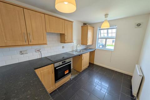2 bedroom semi-detached house to rent, Moorfield Close, Darlington