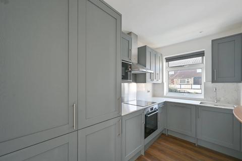 2 bedroom flat to rent, Mayford Road, Balham, London, SW12