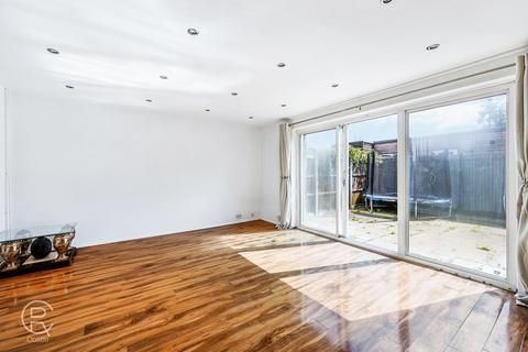 45 Allingham Close, London, W7 1NB