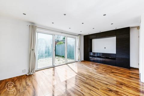 45 Allingham Close, London, W7 1NB