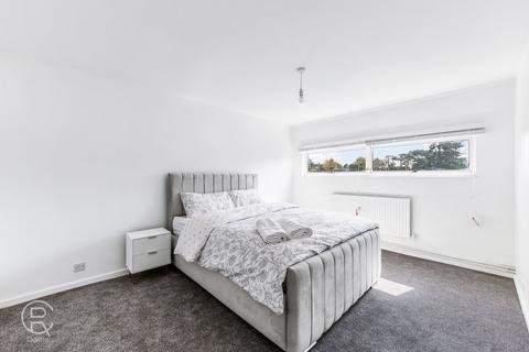 45 Allingham Close, London, W7 1NB