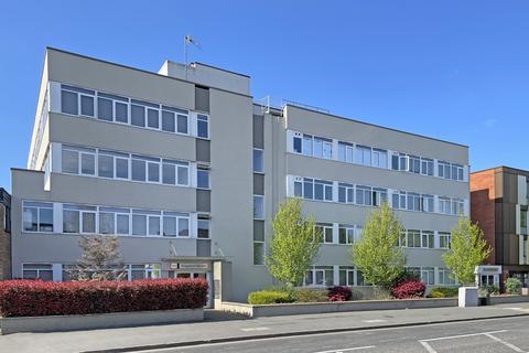 83 East Street,  Epsom, KT17