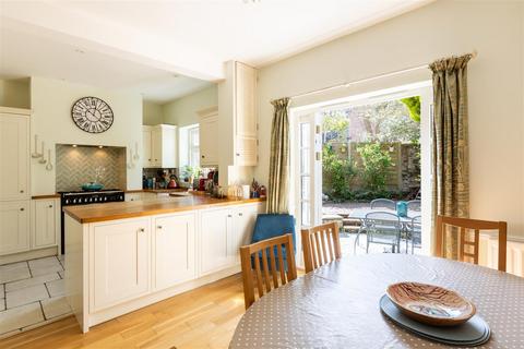 4 bedroom detached house for sale, Fengates Road, Redhill