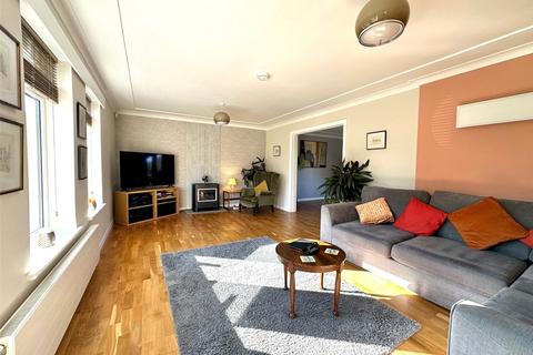 34 Compton Drive, Eastbourne, BN20 8BY