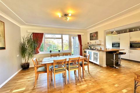 34 Compton Drive, Eastbourne, BN20 8BY