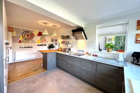 34 Compton Drive, Eastbourne, BN20 8BY