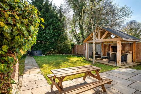 4 bedroom detached house for sale, Derehams Lane, High Wycombe HP10