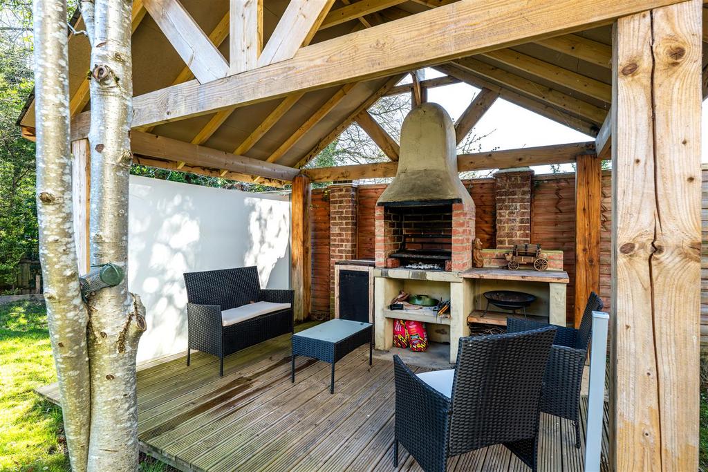 Outdoor Kitchen
