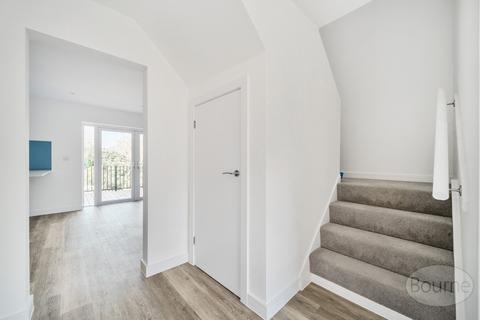3 bedroom semi-detached house for sale, Broomwood Way, Lower Bourne, Farnham, Surrey, GU10