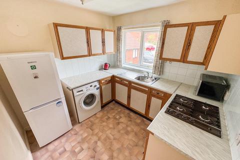 2 bedroom flat for sale, Maple Croft, Moortown, Leeds