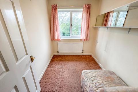 2 bedroom flat for sale, Maple Croft, Moortown, Leeds