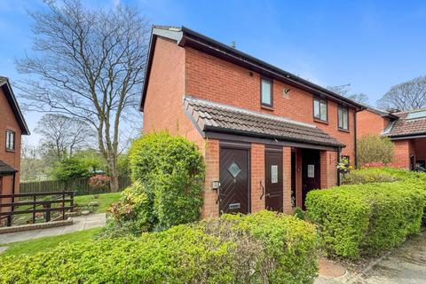 2 bedroom flat for sale, Maple Croft, Moortown, Leeds
