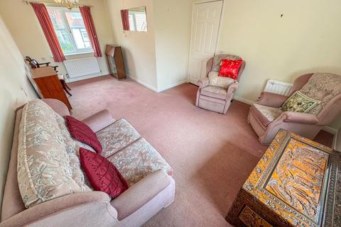 2 bedroom flat for sale, Maple Croft, Moortown, Leeds