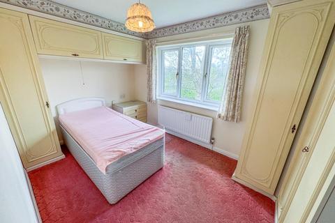 2 bedroom flat for sale, Maple Croft, Moortown, Leeds
