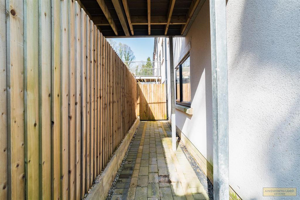 Bottom yard