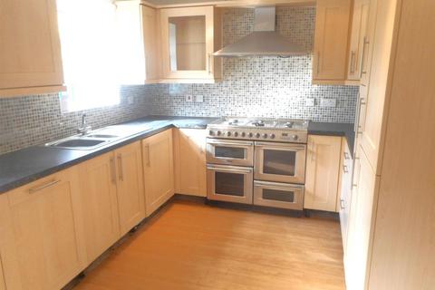 3 bedroom end of terrace house for sale, The Avenue, Starbeck, Harrogate, HG1 4QG