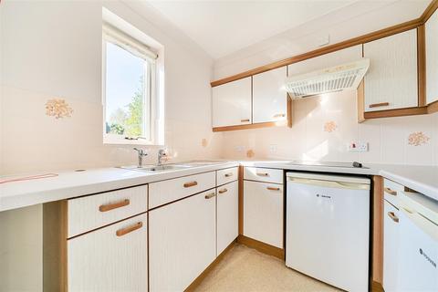 2 bedroom flat for sale, 11 Pengwern Court, Longden Road, Shrewsbury, SY3 7JE