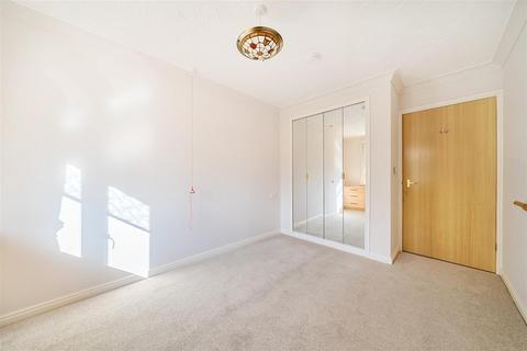 2 bedroom flat for sale, 11 Pengwern Court, Longden Road, Shrewsbury, SY3 7JE