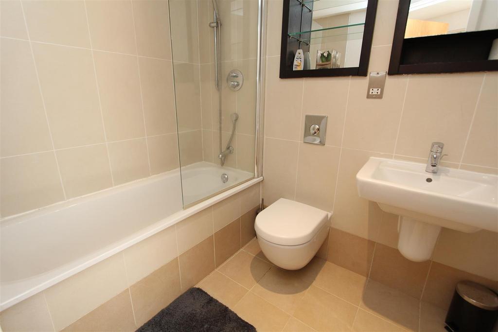 Bathroom.JPG