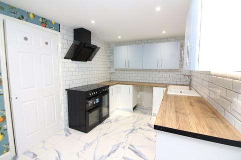 4 bedroom terraced house for sale, St Johns Road, Arlesey, SG15
