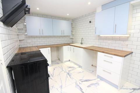 4 bedroom terraced house for sale, St Johns Road, Arlesey, SG15