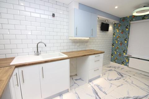 4 bedroom terraced house for sale, St Johns Road, Arlesey, SG15