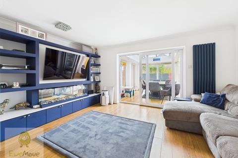 14 Galleon Way, Upnor, Rochester, ME2 4GX