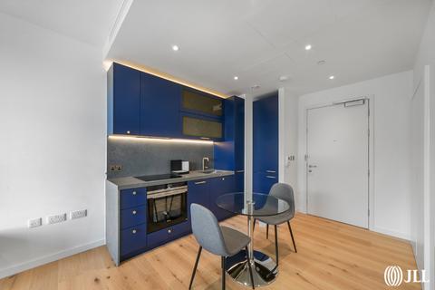 Studio to rent, Douglass Tower, Good Luck Hope E14
