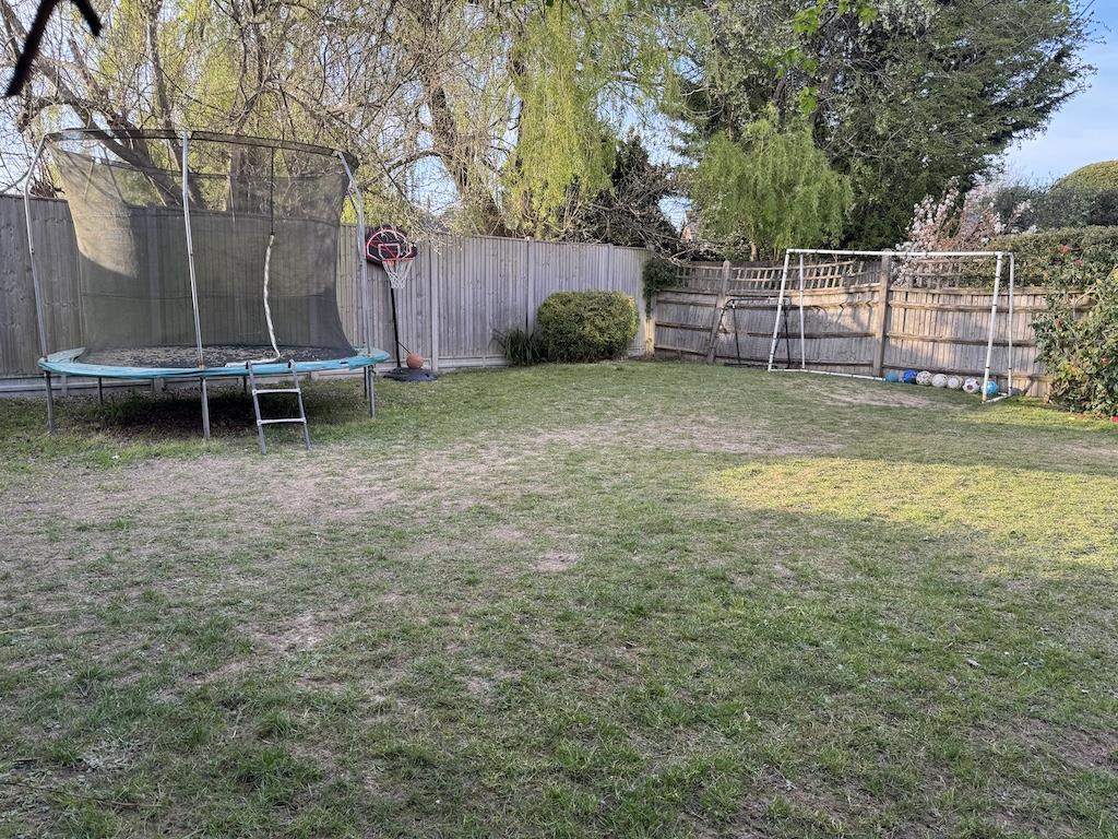 16 - Rear Garden.jpg