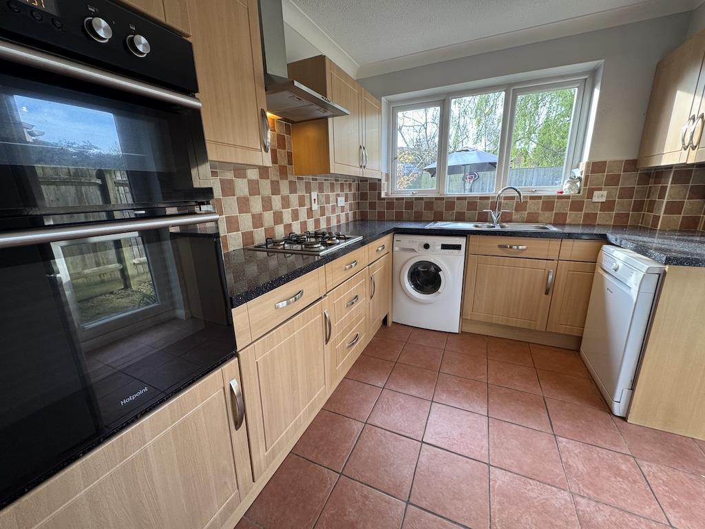5 - Kitchen.jpg