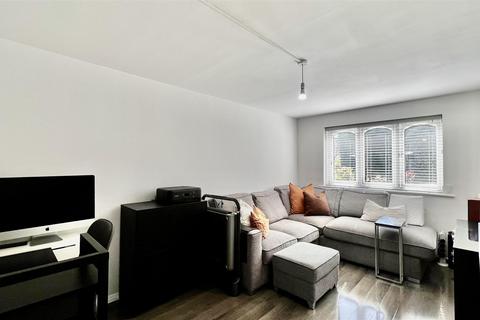 1 bedroom apartment for sale, Harewood Terrace, Norwood Green UB2