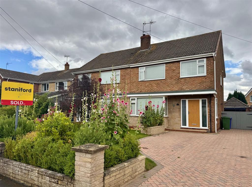 Mill Rise, Swanland HU14 3 bed semi-detached house - £284,950