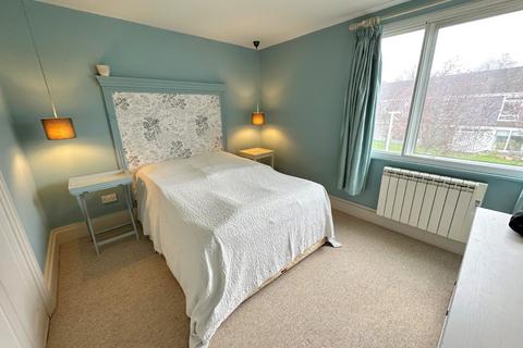 30 Edinburgh Gardens, Windsor, SL4 2AN