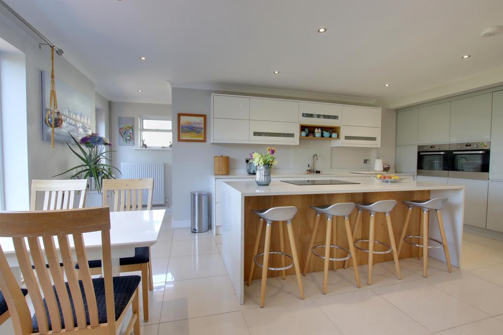 Kitchen/dining area
