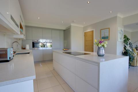 4 bedroom detached house for sale, TRAMPERS LANE, NORTH BOARHUNT