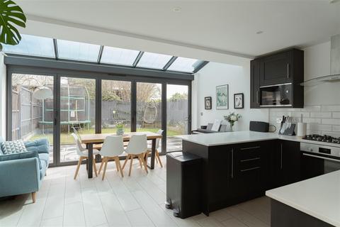 4 bedroom semi-detached house for sale, Sycamore Walk, Reigate