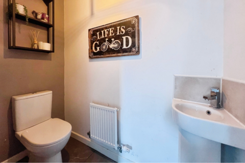 3 bedroom semi-detached house for sale, Monckton Road , Wakefield  WF8