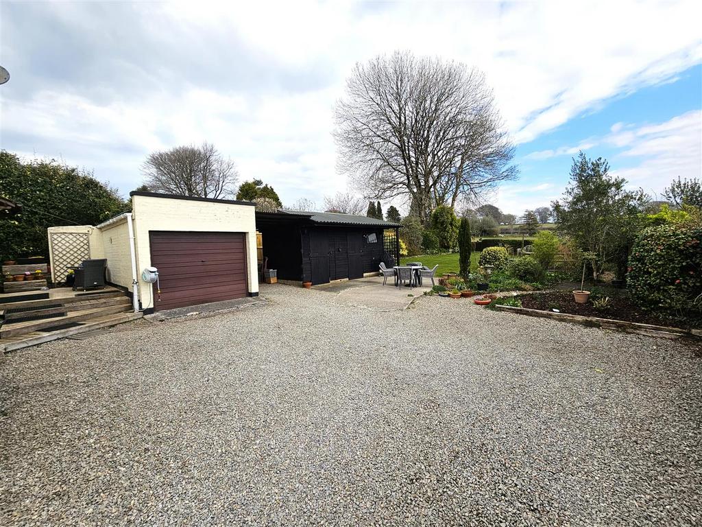 Driveway and Garage.jpg