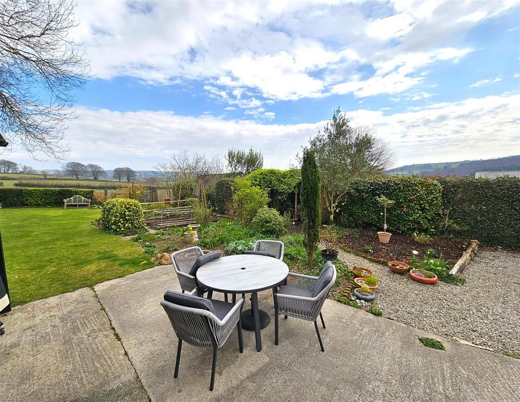 Rear Garden Patio.jpg