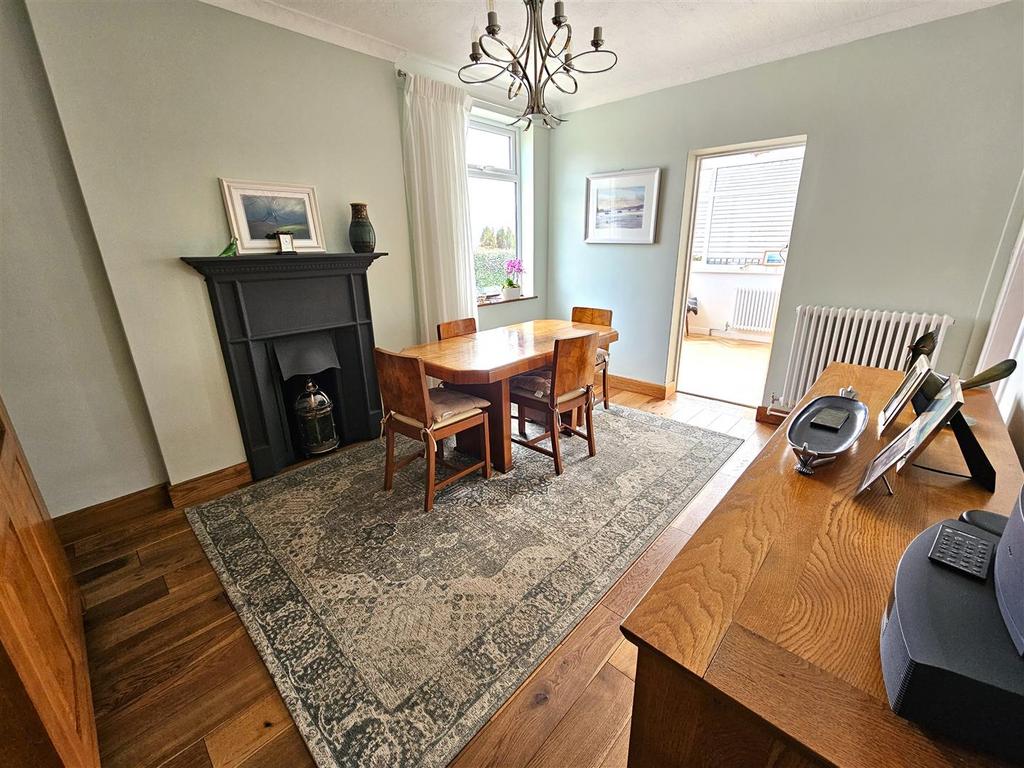 Dining Room.jpg