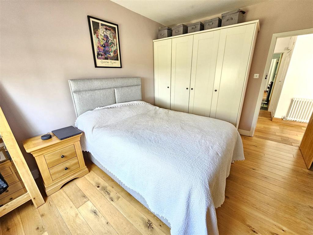 Bedroom 1 (2).jpg