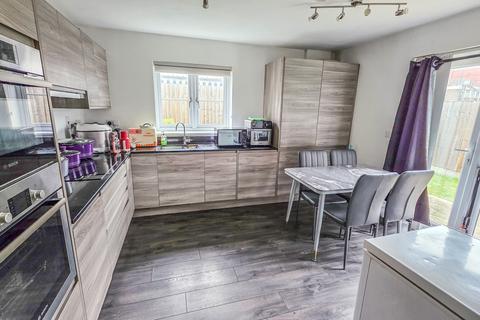 2 bedroom apartment for sale, Challis Court, 1A Oaklands Avenue, RM1