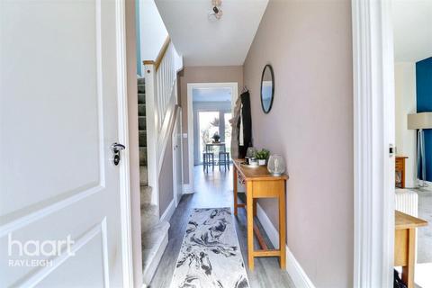 3 bedroom detached house to rent, Parker Drive, Basildon