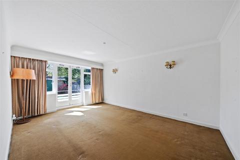 2 bedroom flat for sale, London Road, Guildford GU1