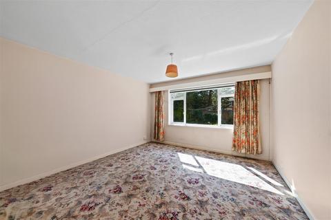 2 bedroom flat for sale, London Road, Guildford GU1