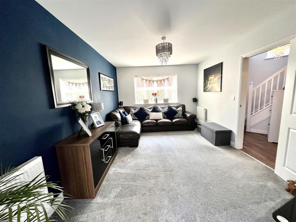Cheney Road Misnter, 3 bed end-terrace for sale by