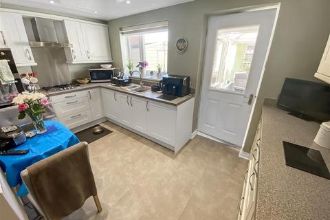 3 bedroom detached house for sale, Thwaites Close, Newton Aycliffe
